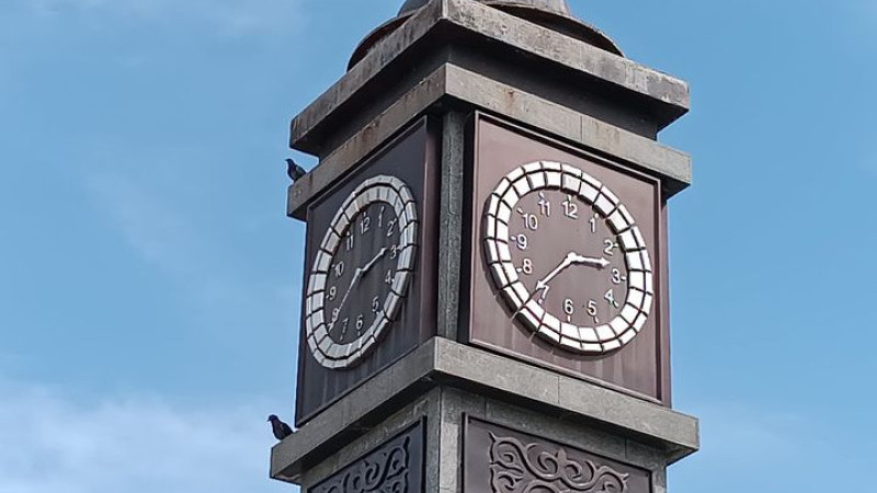 En nihayet saat kulesindeki saatler tamir edildi.