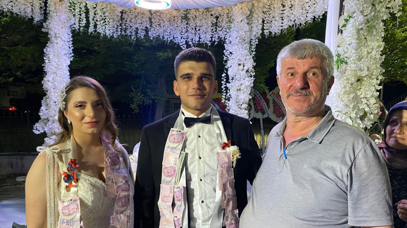 Sema ile Samet evlendi.