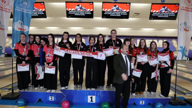 Bowling de gelenek bozulmadı.